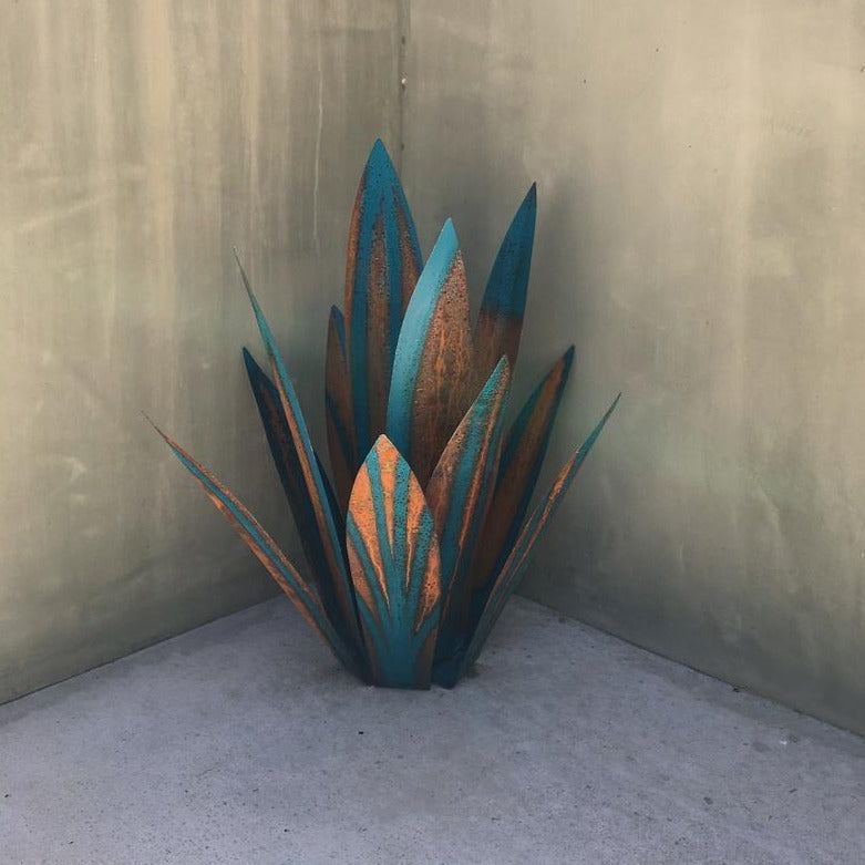 Decorative Metal Agave Sculpture – Rustic Garden Ornament