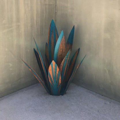 Decorative Metal Agave Sculpture – Rustic Garden Ornament