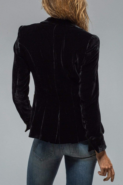 Women's slim-fit single-button tailored blazer
