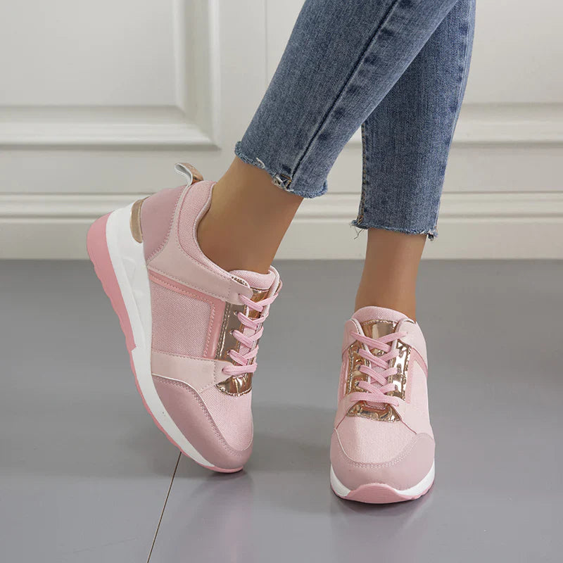 Women's cushioned sneakers - side