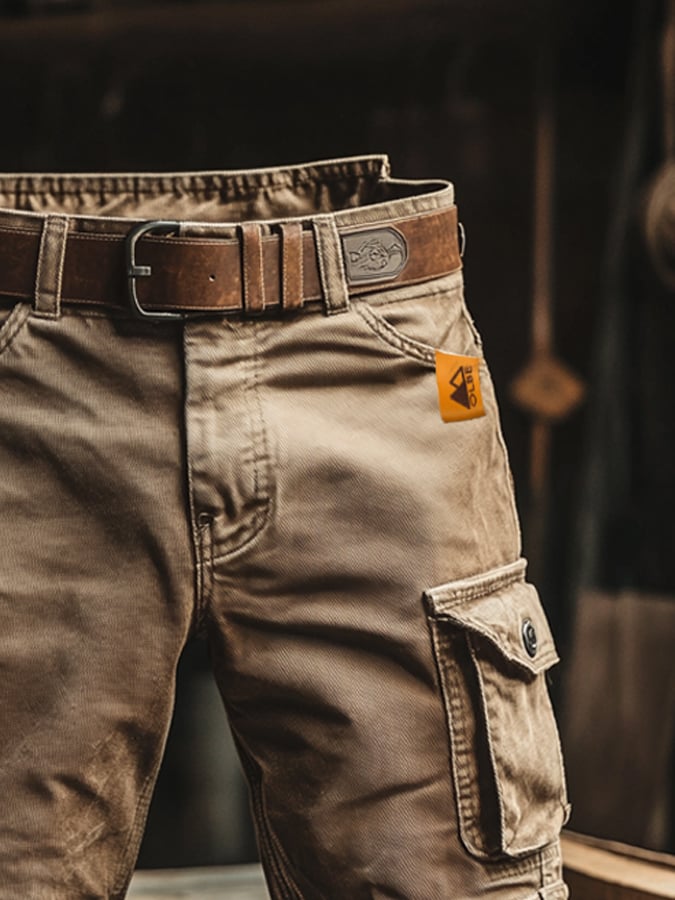 Men's cargo trousers - pocket detail