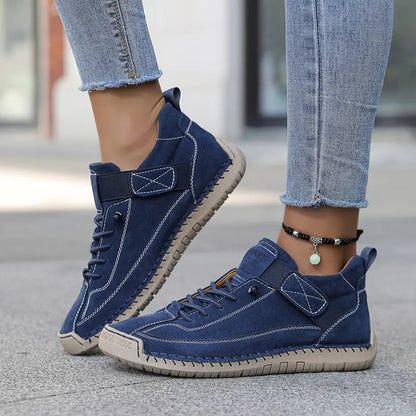 Women's lace-up trainers colour option
