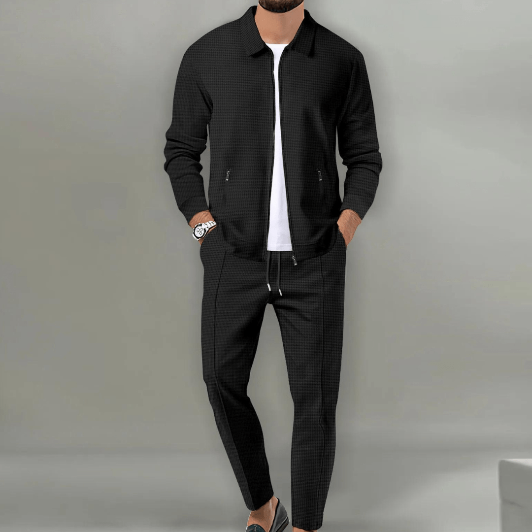 Men's knit top and trousers - detail