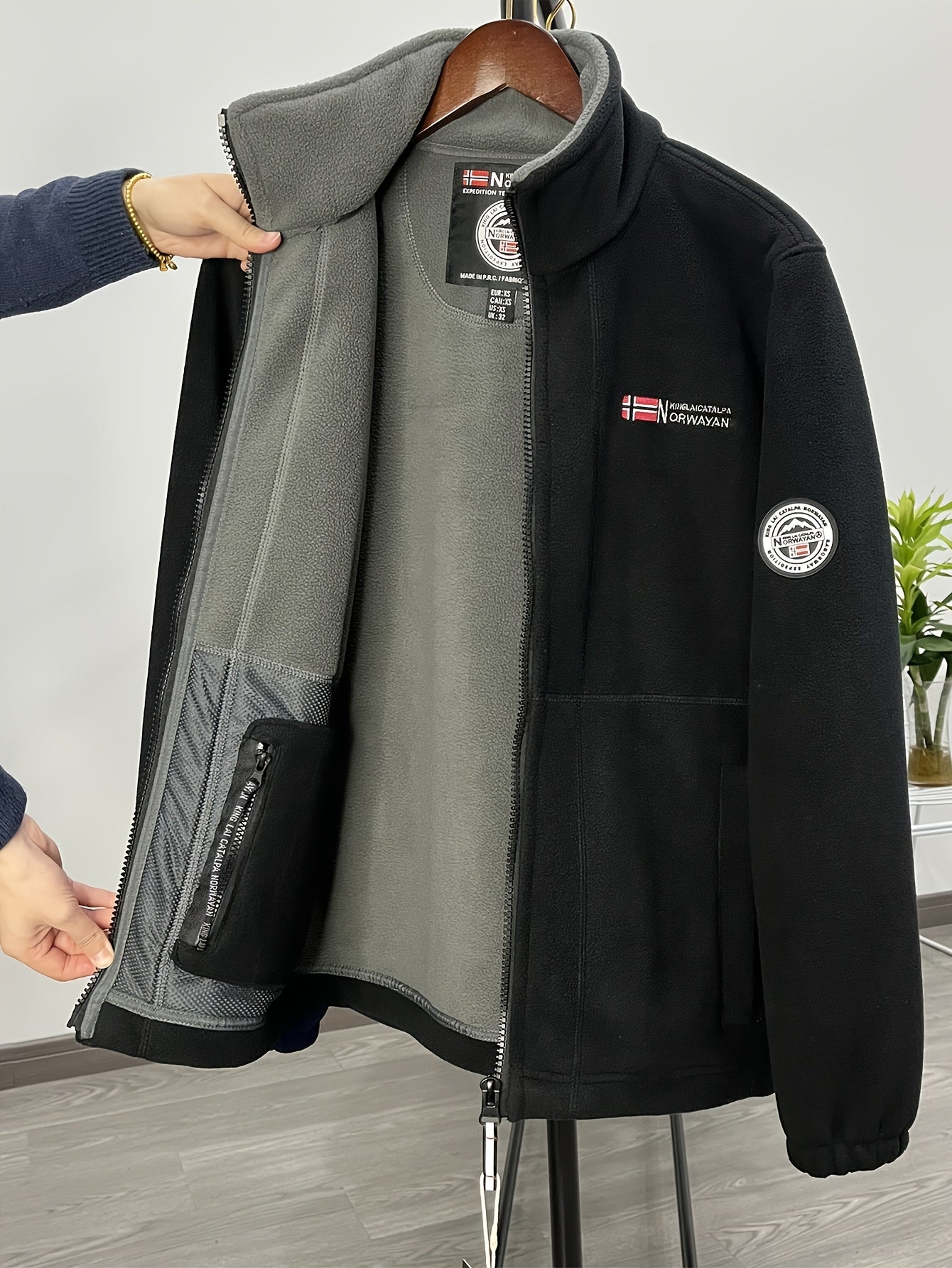 Fleece Jacket – Soft Warm Outdoor Jacket with High Collar