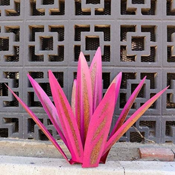 Decorative Metal Agave Sculpture – Rustic Garden Ornament