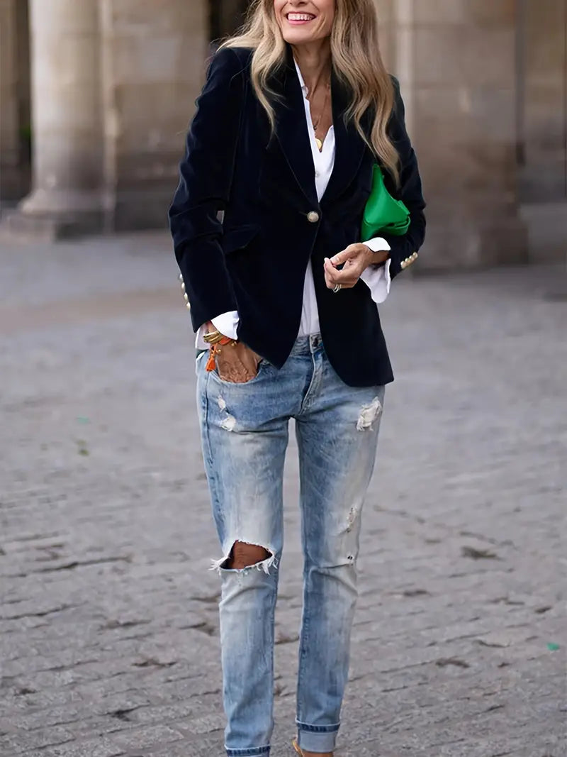 Women's tailored notch-lapel blazer