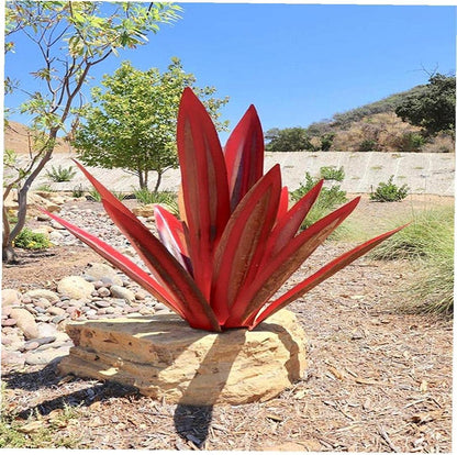 Decorative Metal Agave Sculpture – Rustic Garden Ornament