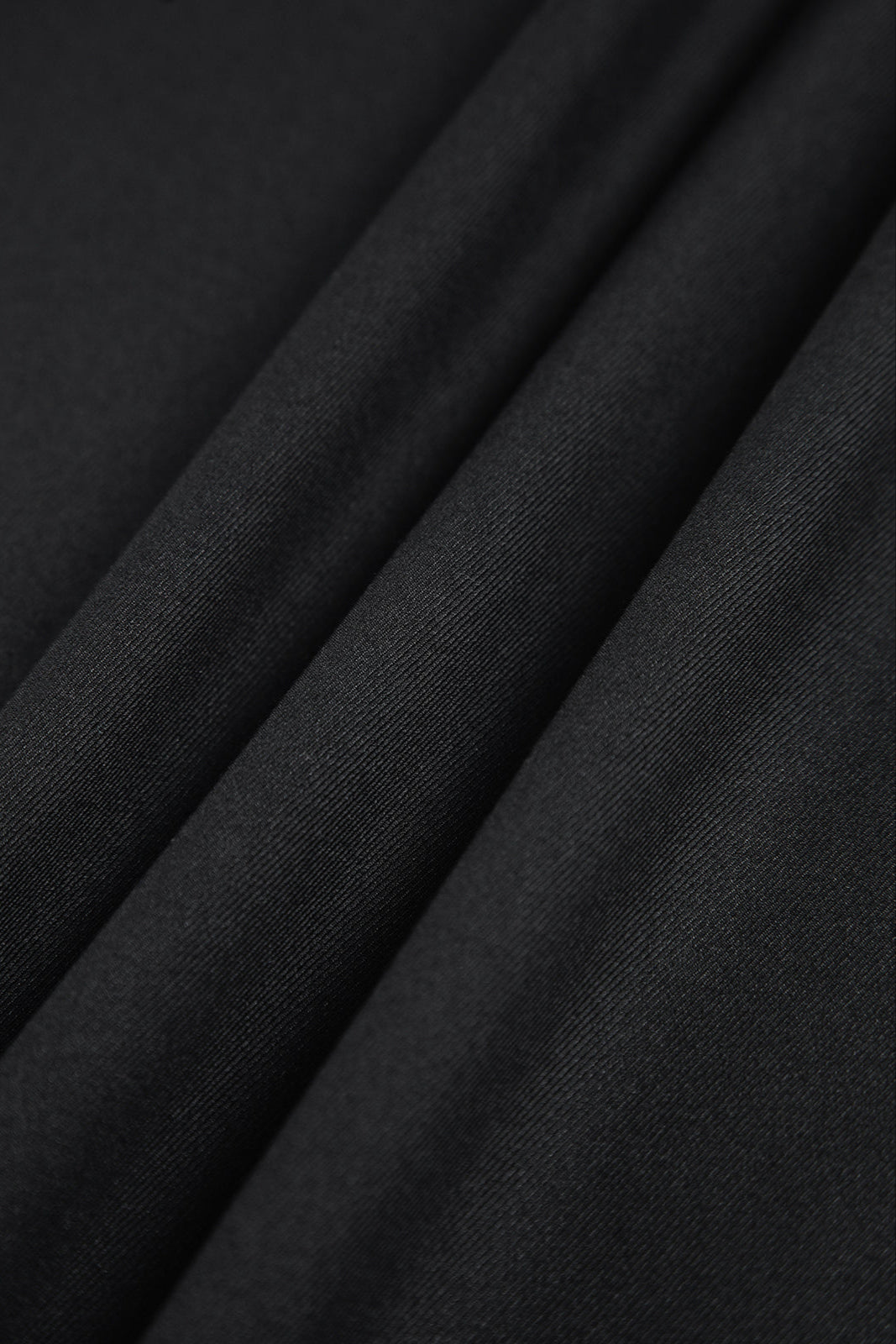 Women's high-waist wide-leg pleated trousers in a tailored fit