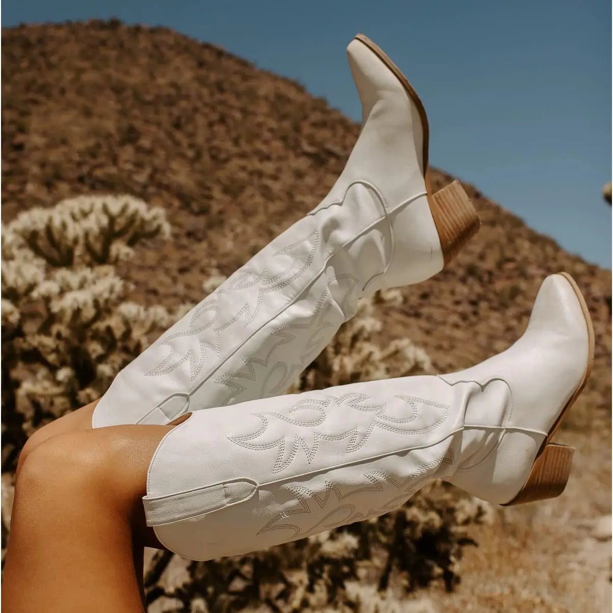 Women's block-heel western boots - front