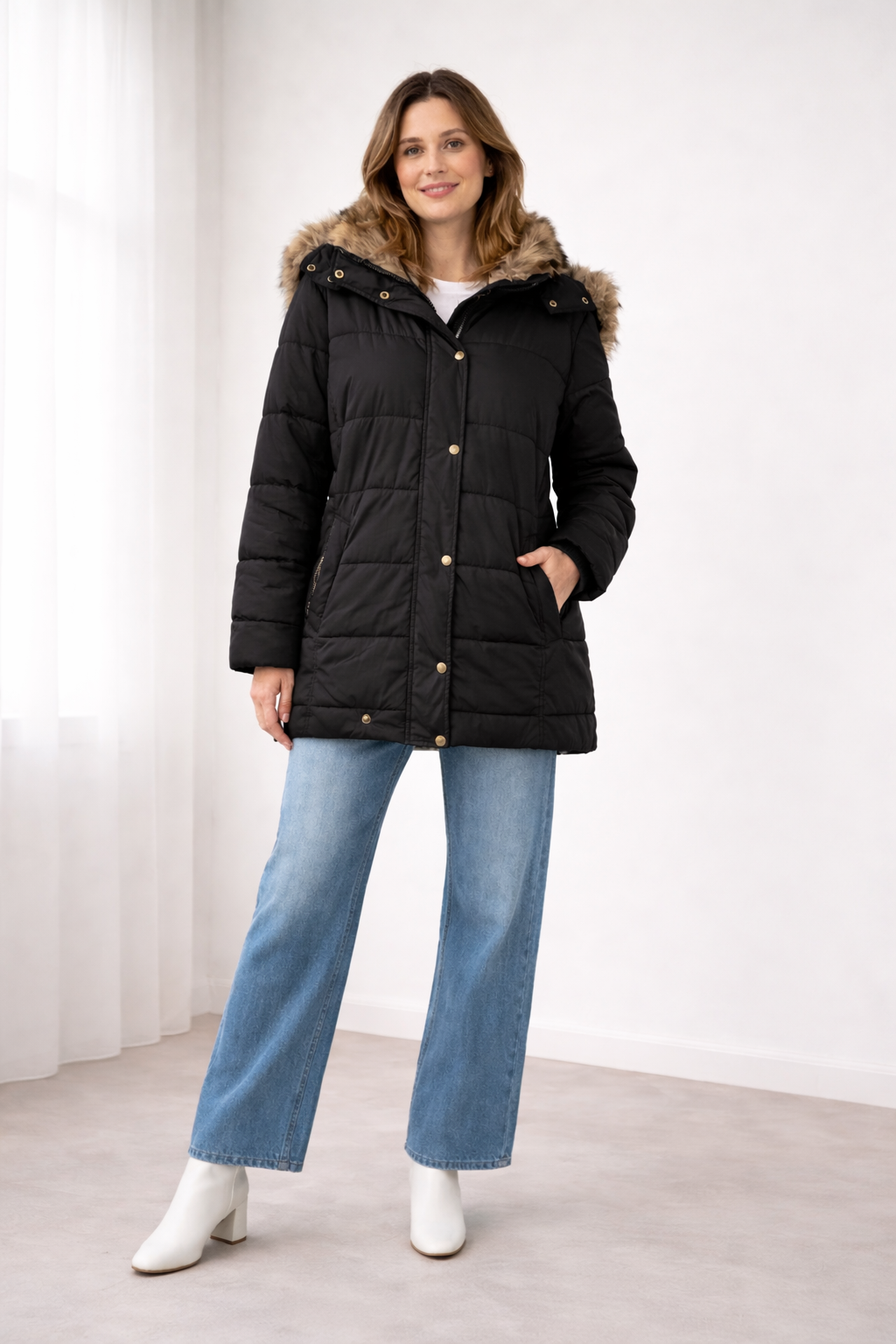 Women's oversized quilted hooded jacket - front