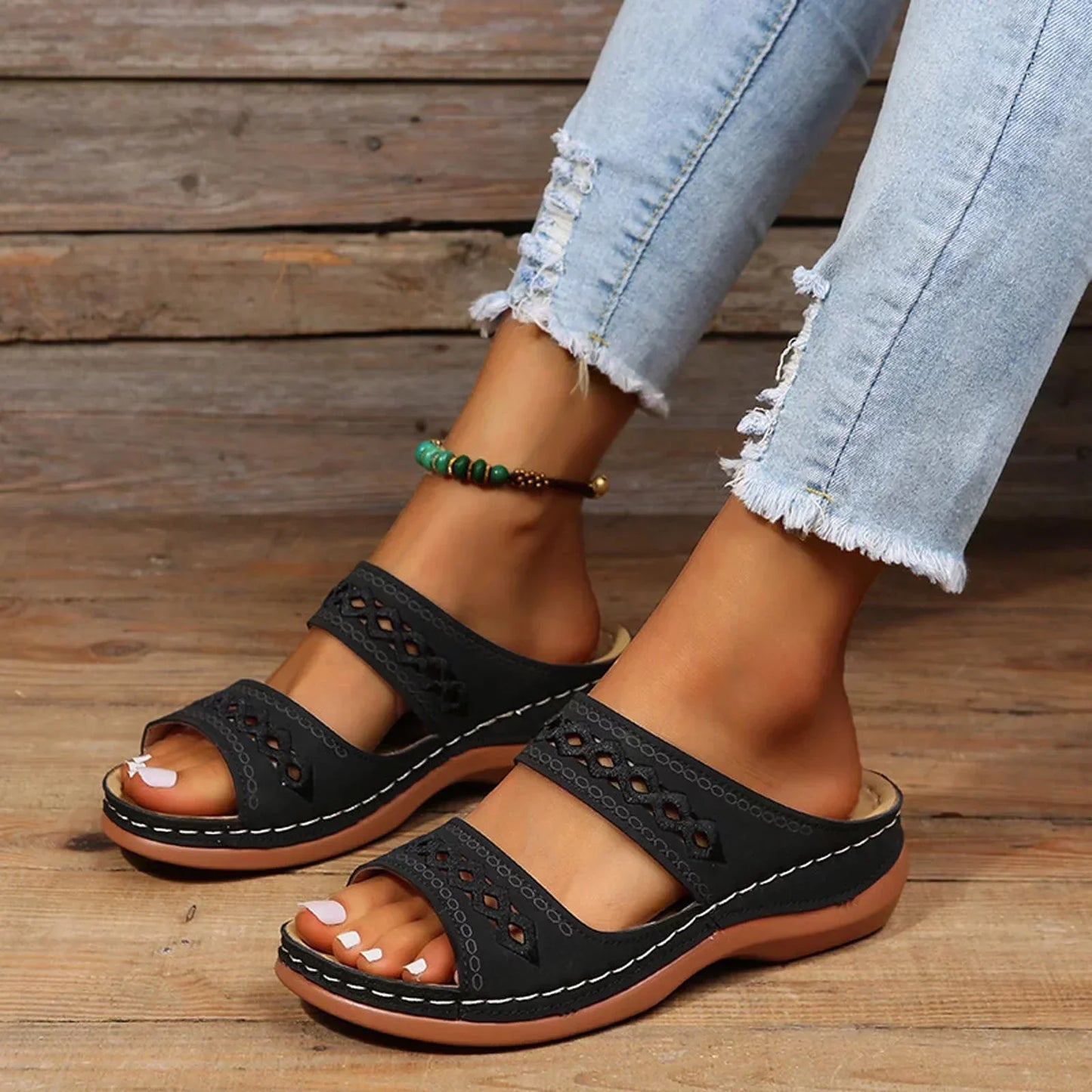 Outdoor Slide Sandals for Women, Cushioned Wedge Sliders for Everyday Wear