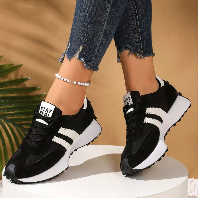 Women's lightweight cushioned comfort trainers