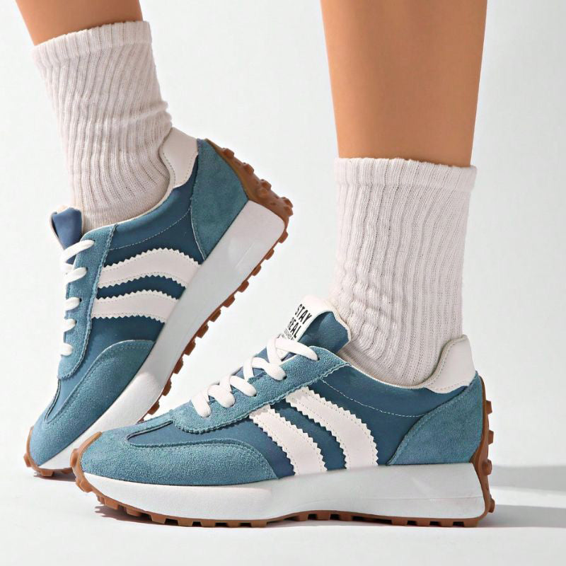 Women's lightweight cushioned comfort trainers