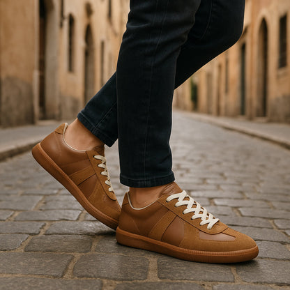 Men's casual lace-up sneakers