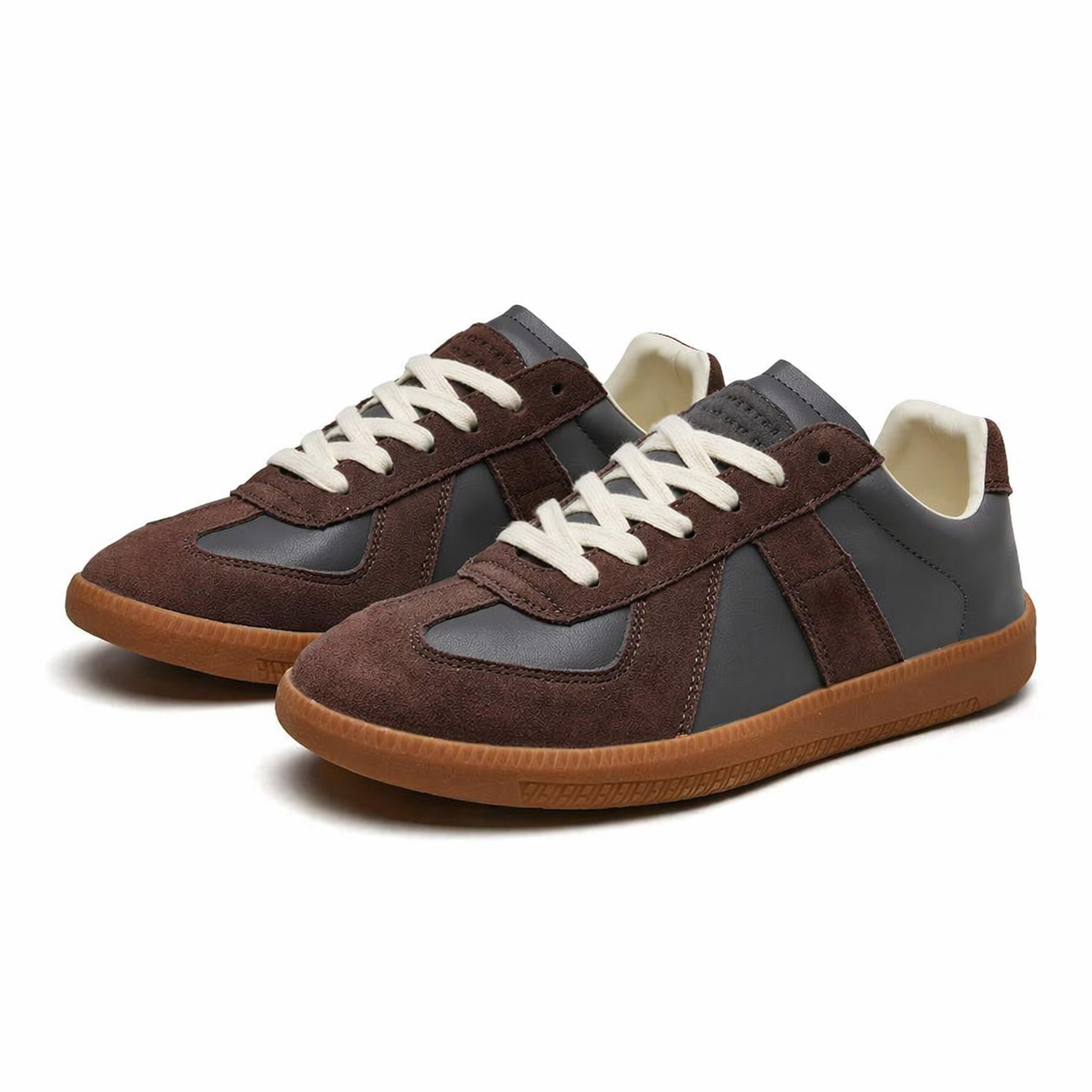 Men's classic lace-up trainers - detail