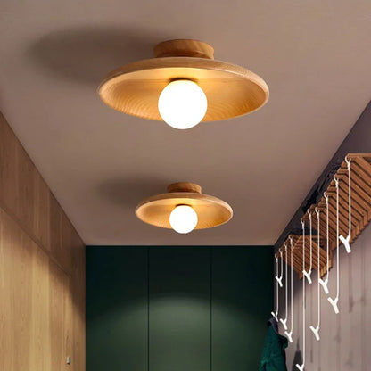 Saucer Ceiling Lamp – Low-Profile Flush Mount with Soft Even Light