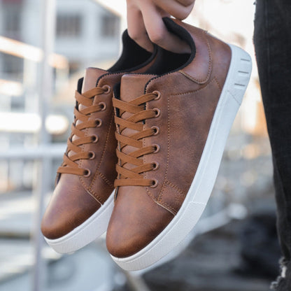 Men's cushioned low-top vegan sneakers