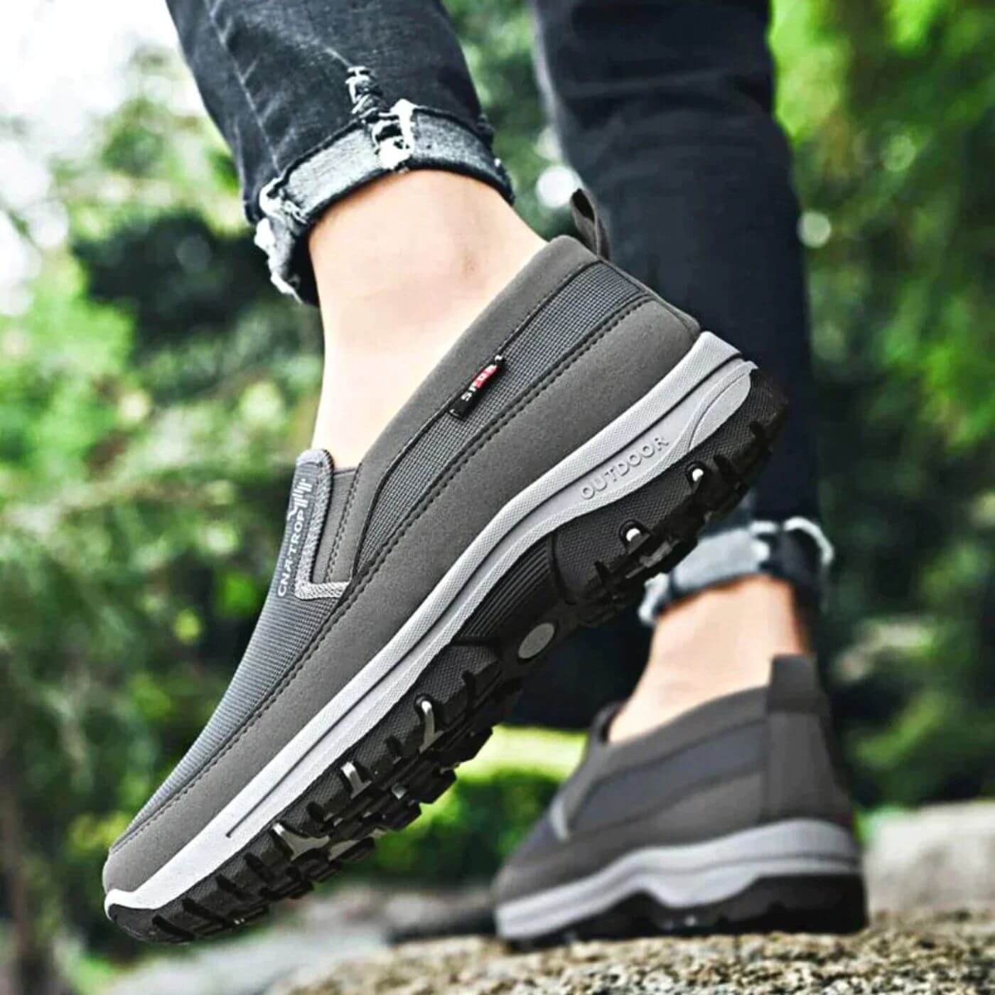 Orthopaedic textile slip-on comfort shoes with anatomical footbed
