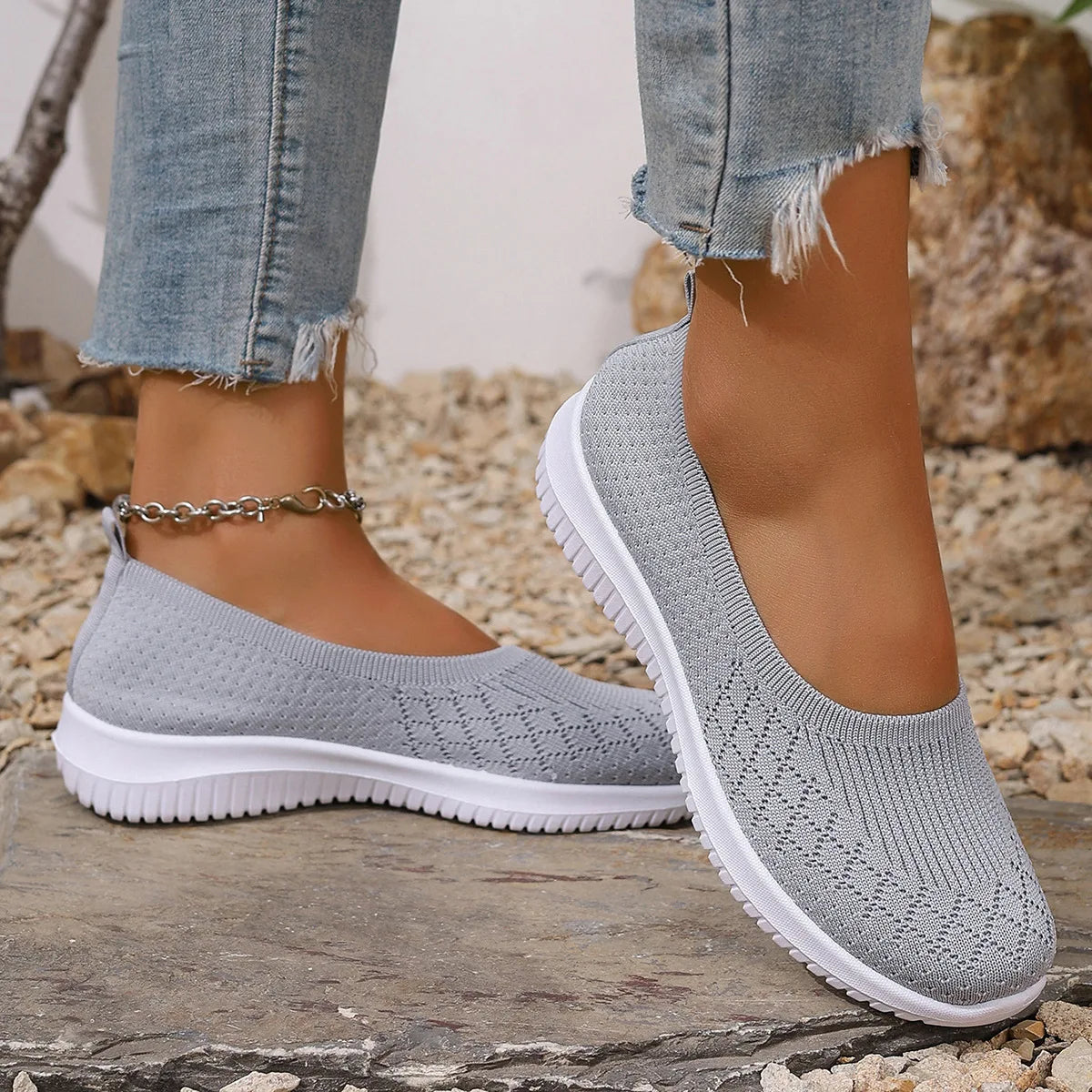Women's knit slip-on shoes - side