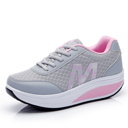 Women's cushioned sports trainers