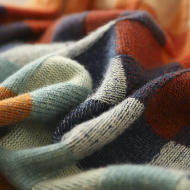 Women's colourful jumper - detail