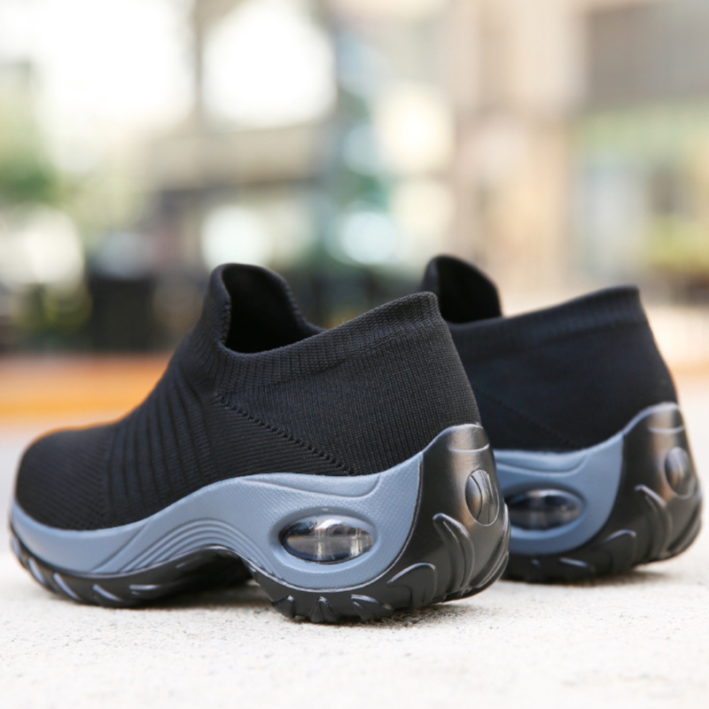 Women's walking trainers styling
