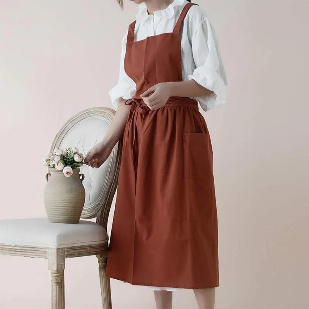 Cotton cross-back kitchen apron with pockets
