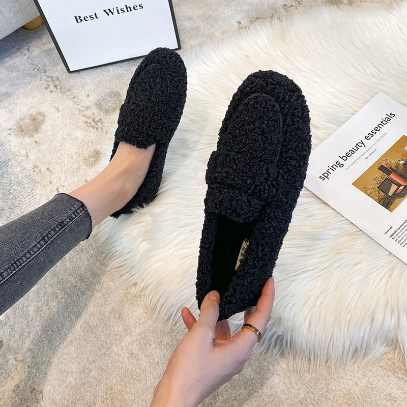 Women's black plush fleece-lined slipper house shoes