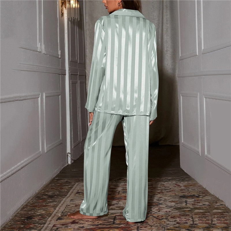 Women's two-piece satin pyjamas