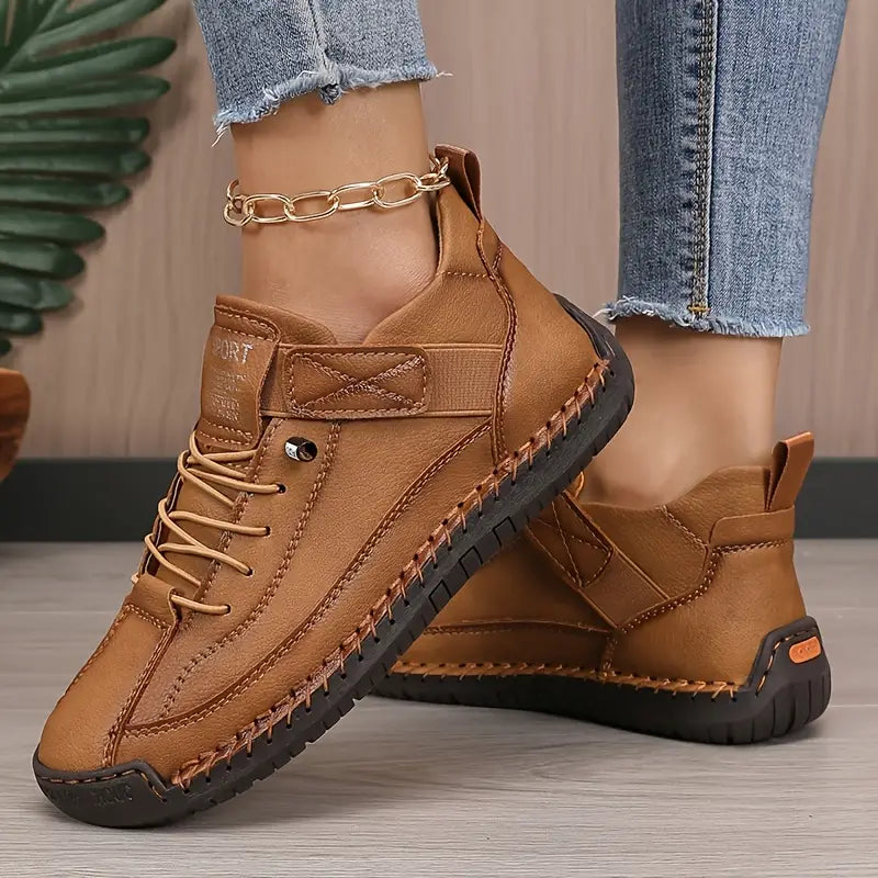 Women's low-top comfort trainers