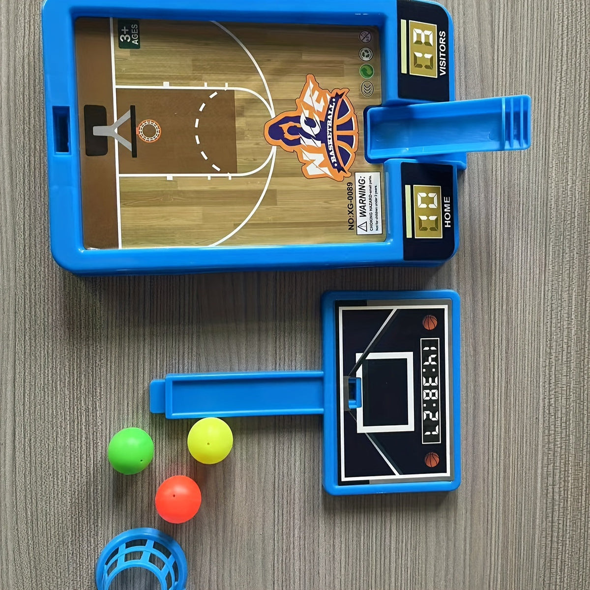 Tabletop basketball game with balls