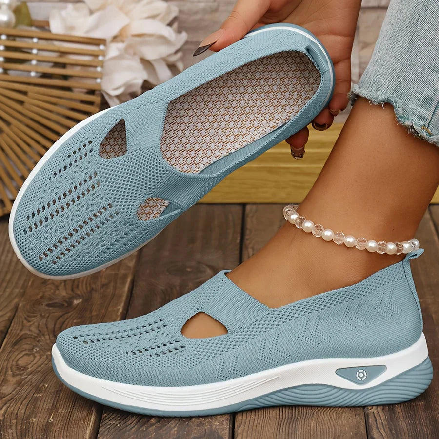 Women's cushioned walking flats