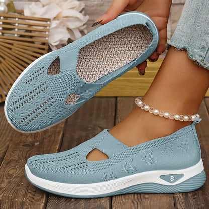 Women's cushioned walking flats