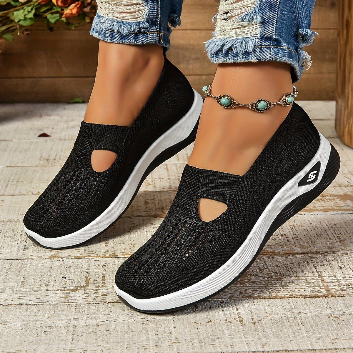 Women's slip-on comfort shoes - detail