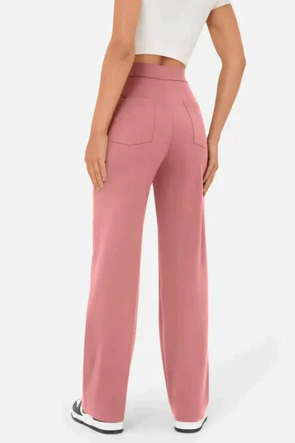 Women's wide-leg high-waist trousers in a relaxed street-style fit