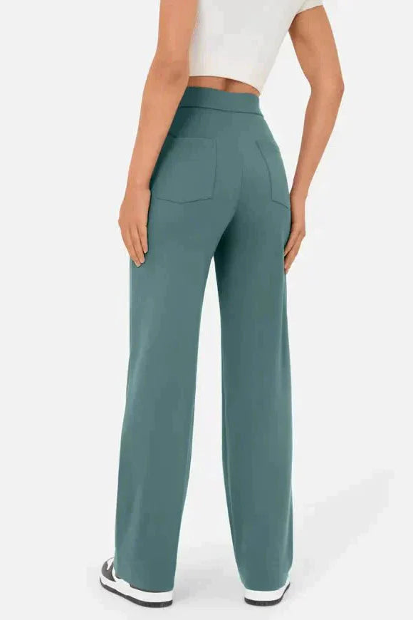 Women's wide-leg high-waist trousers in a relaxed street-style fit