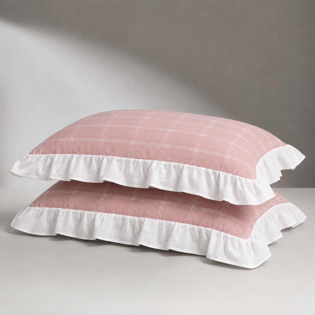 Checked washed cotton pillowcase with ruffle edge