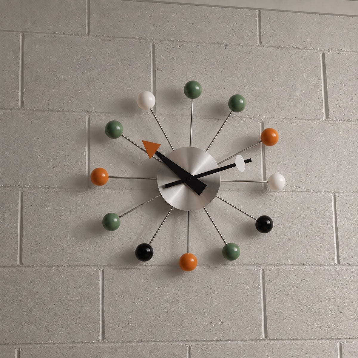 Retro mid-century ball marker wall clock