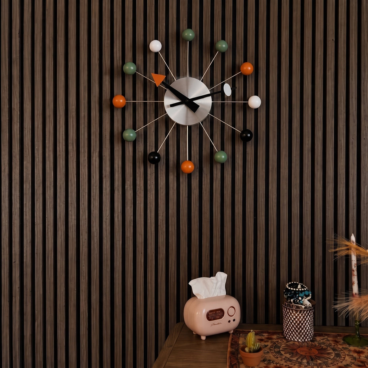Retro mid-century ball marker wall clock