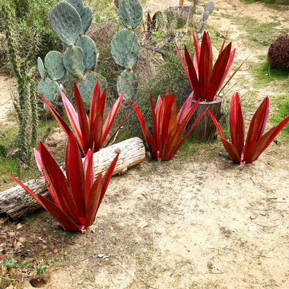 Decorative Metal Agave Sculpture – Rustic Garden Ornament