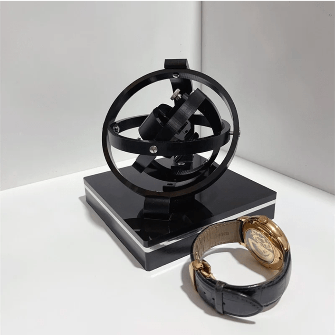 Silent automatic watch winder box