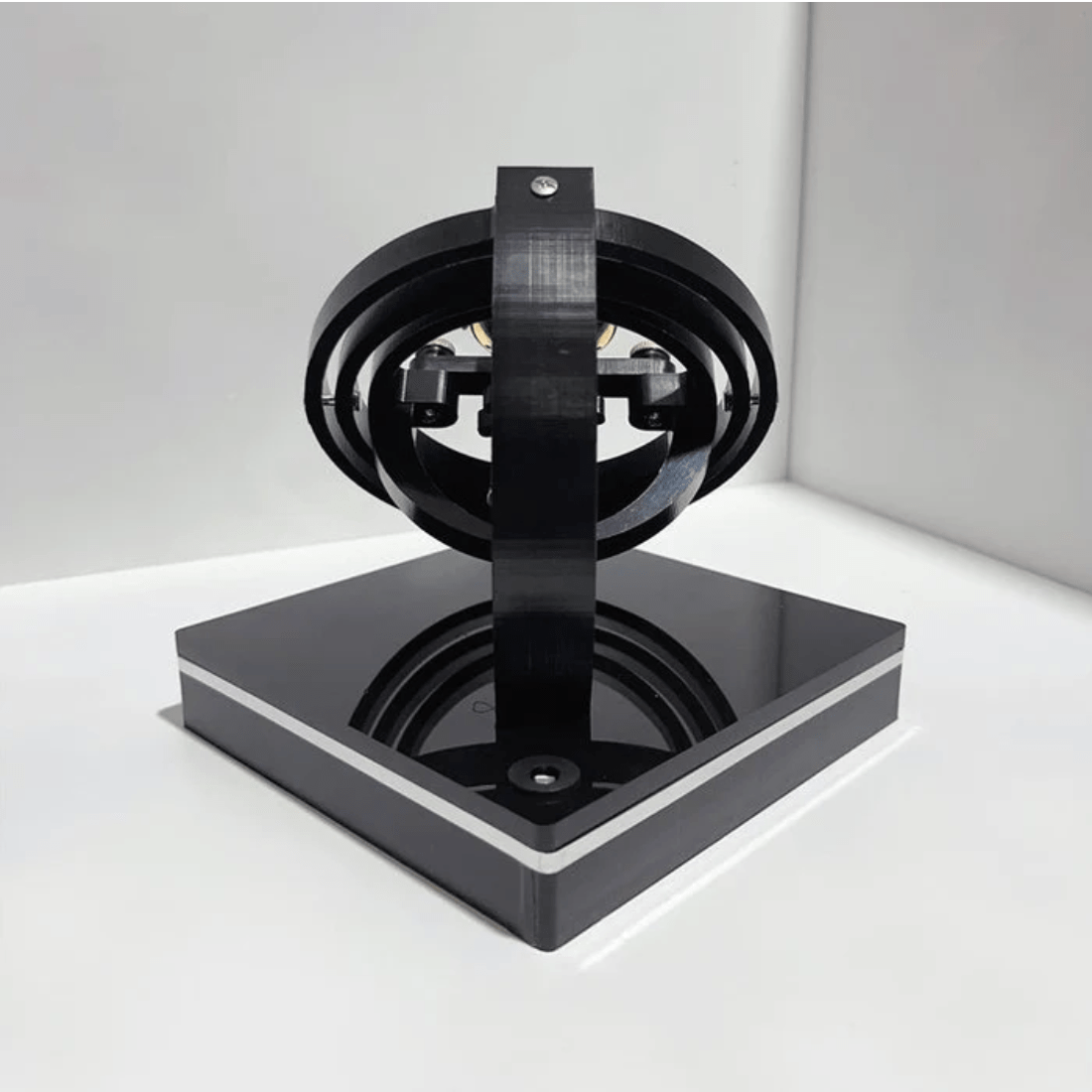 Silent automatic watch winder box