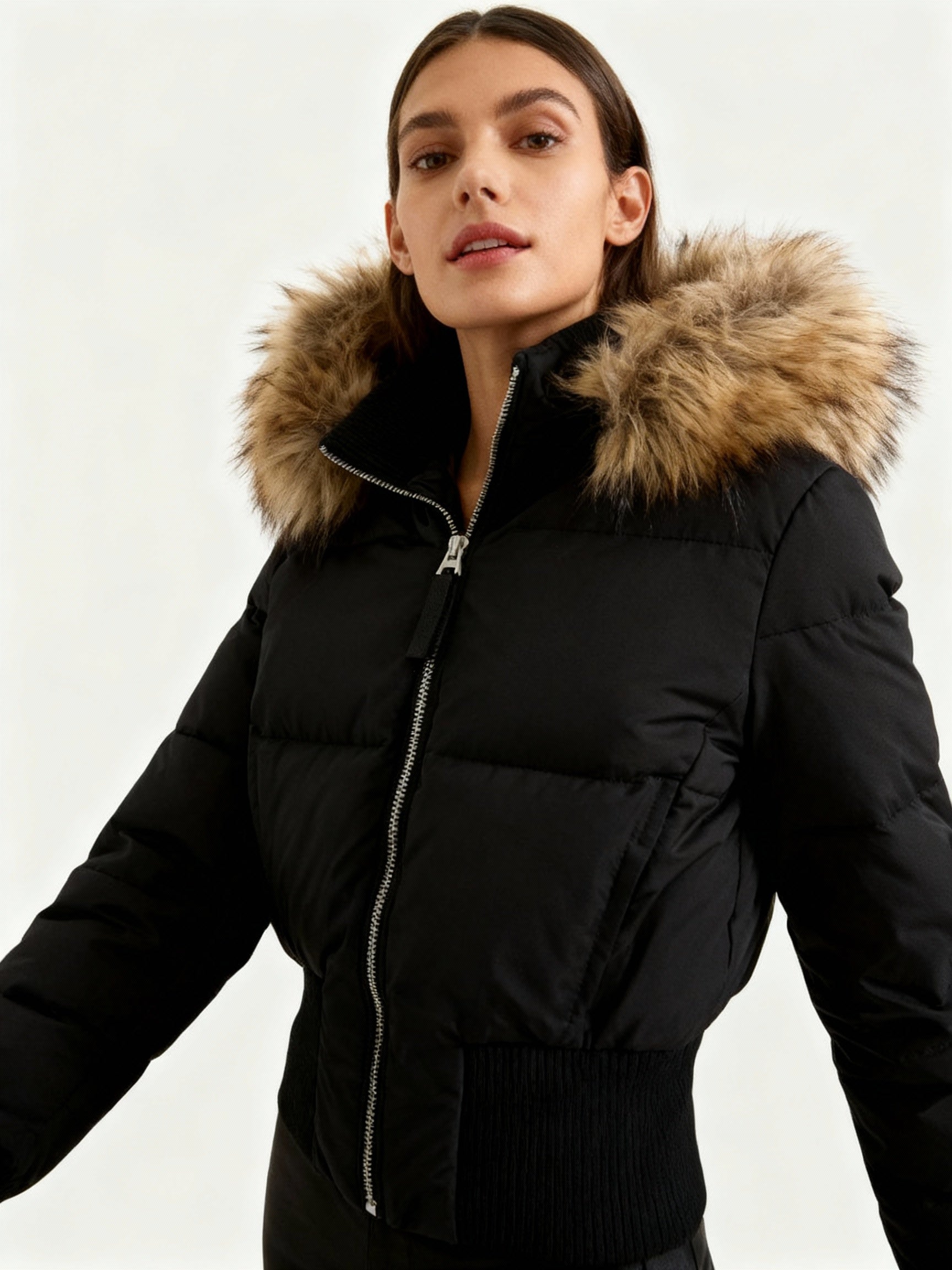 Women's quilted puffer jacket with faux fur hood - black